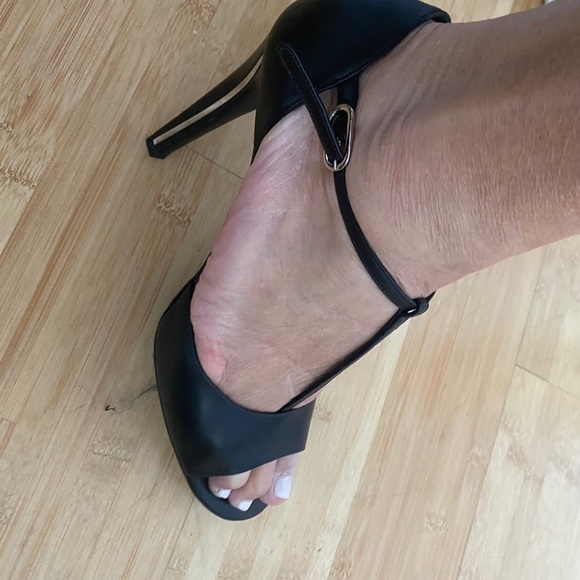 CHANEL Black Classic shoe with open toe lambskin - Picture 3 of 13